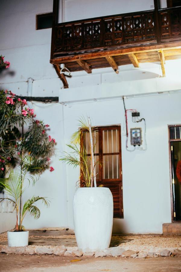 Plumeria Motel - Stone Town Zanzibar מראה חיצוני תמונה